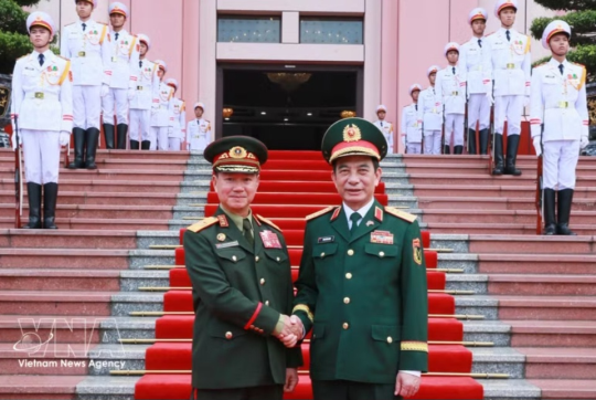 Vietnam, Laos strengthen defence cooperation